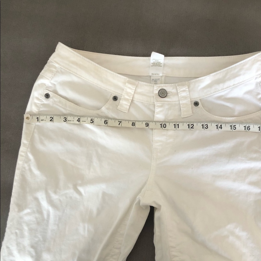 London Jean white jeans. Boot cut. Preowned. - Picture 5 of 16